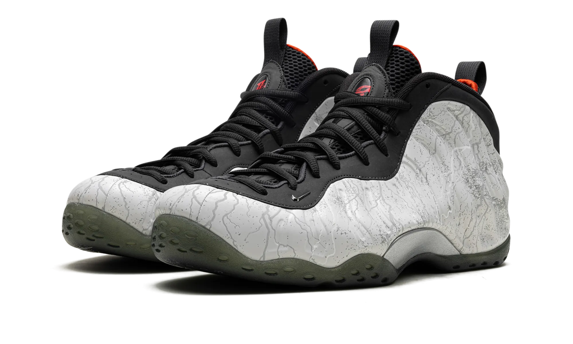 Air Foamposite One Premium "Tekken 8 - Jin Kazama" Comfortable Fit Shoes running in a suspension bridge area shoes