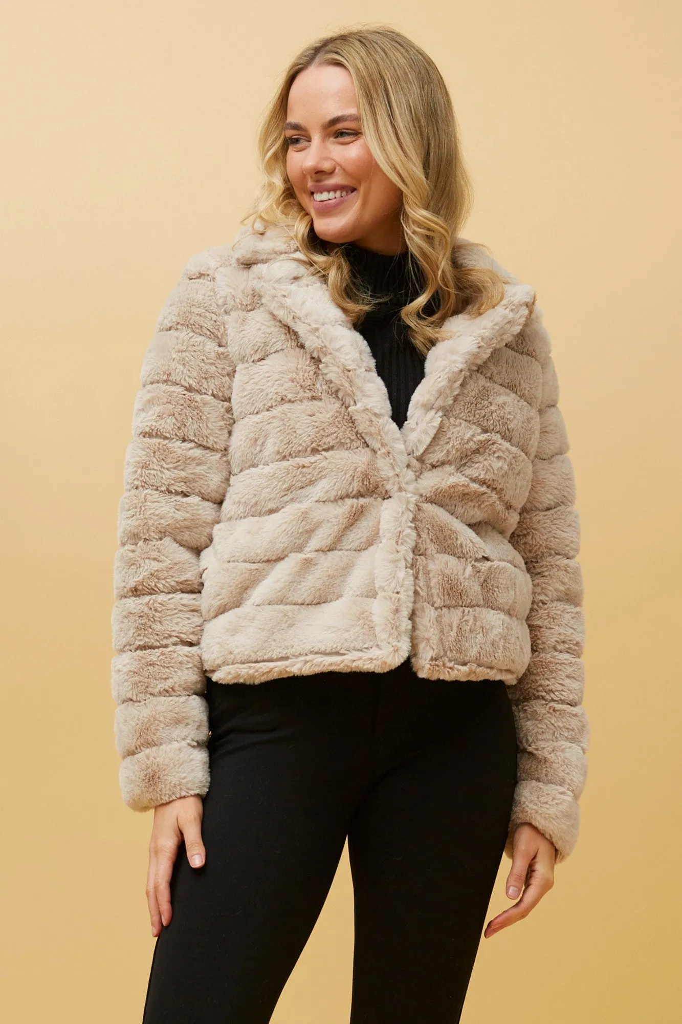 Quick drying material MOSCOW FAUX FUR JACKET