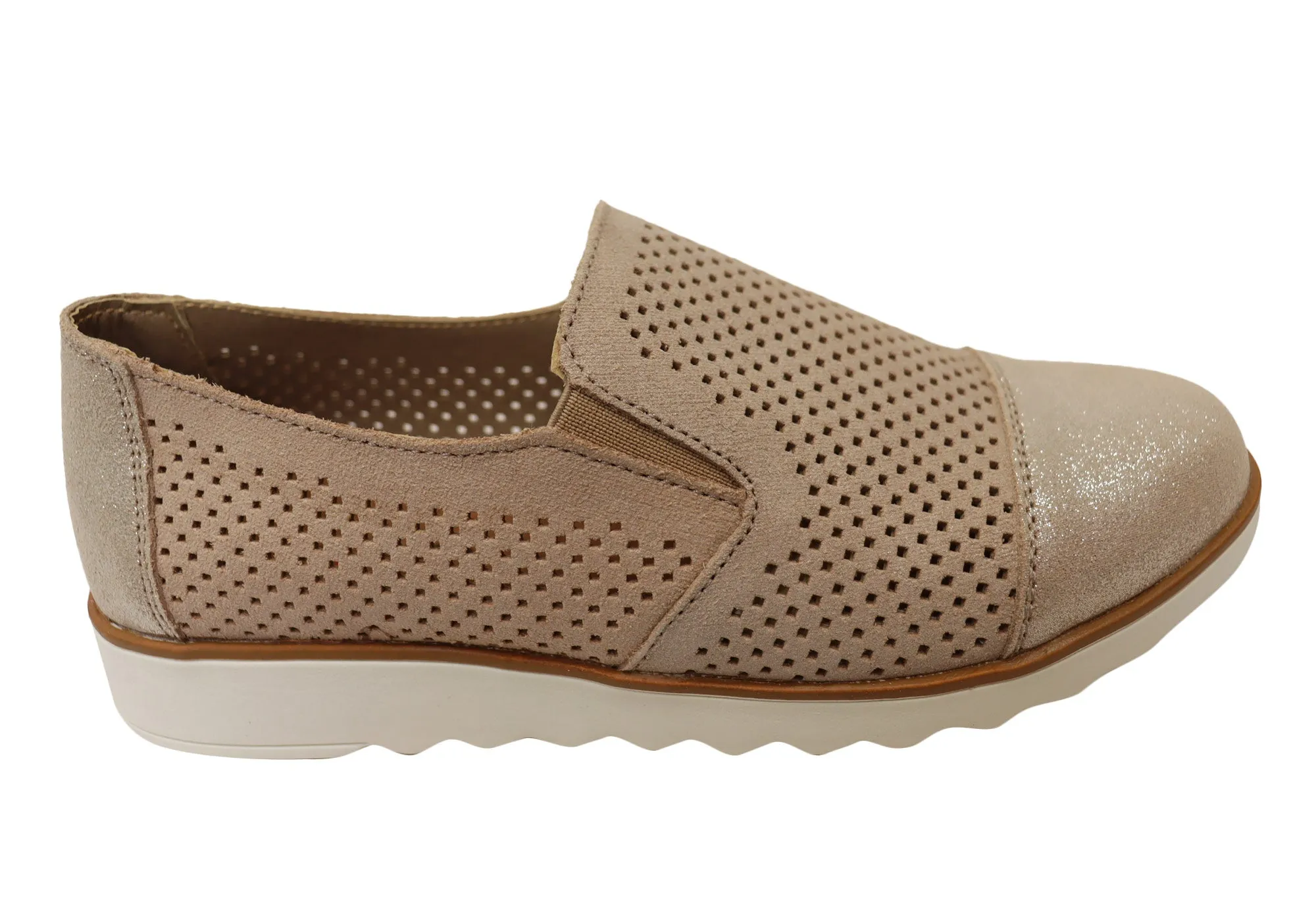 CC Resorts Andrea Womens Comfortable Leather Casual Flats Trend Fit