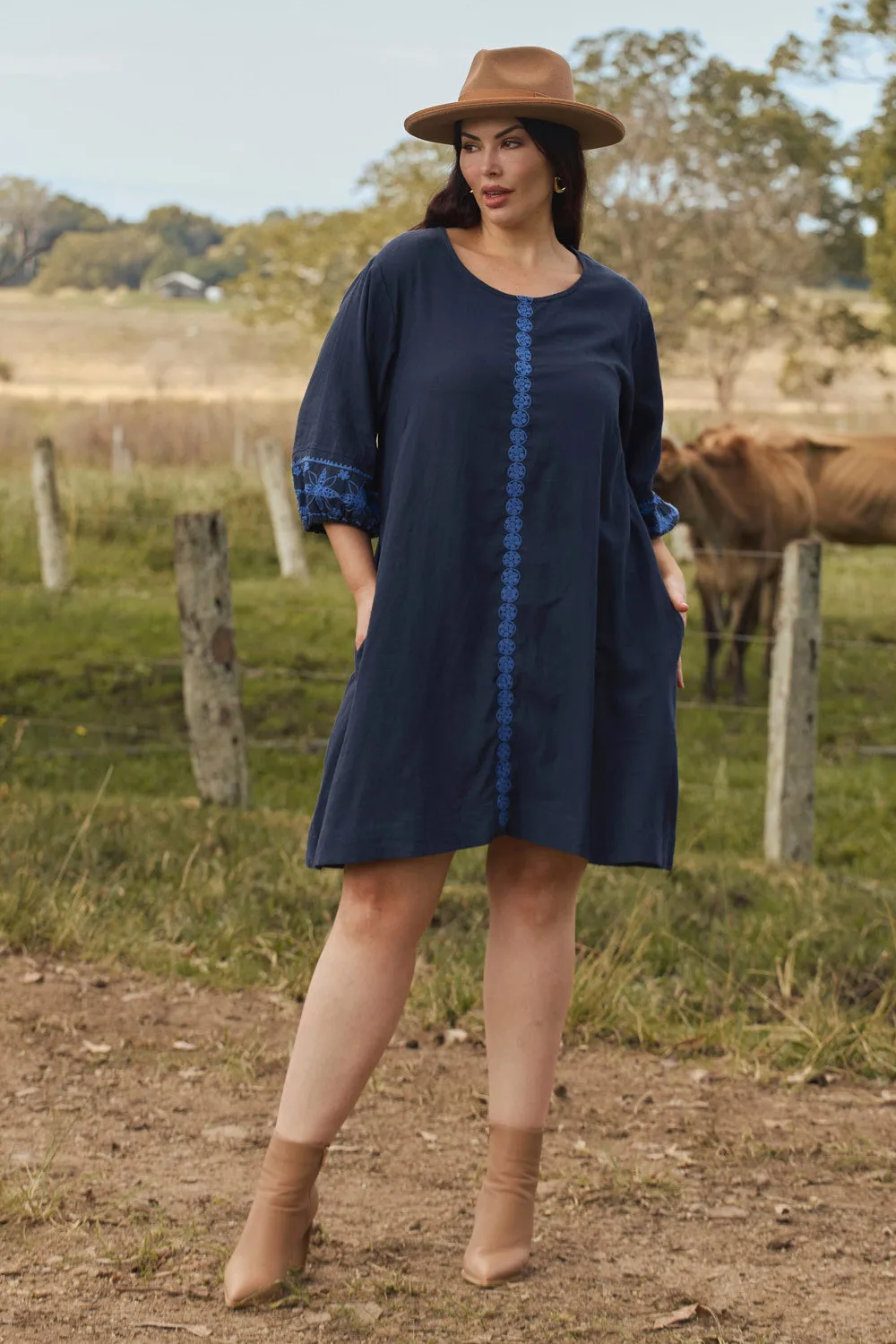 Dreamy Texture Hazel Short Shift Dress in Navy Old Lace