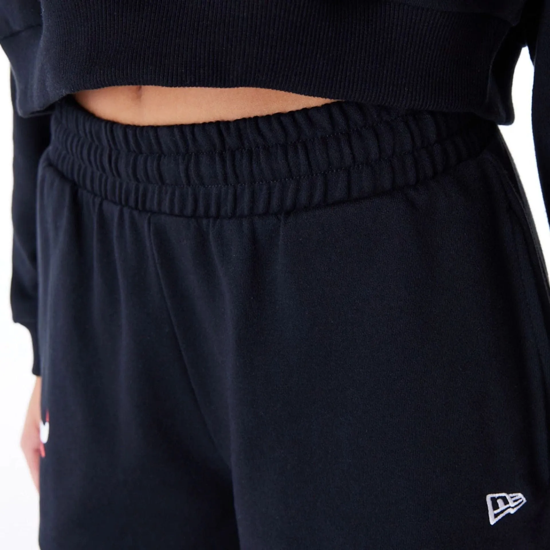 Sleek Stretch Chicago Bulls Womens NBA Wordmark Black Shorts