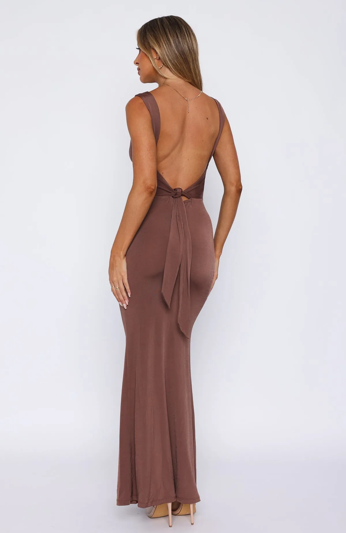 On My Own Again Maxi Dress Chocolate Charming Style Light Volume