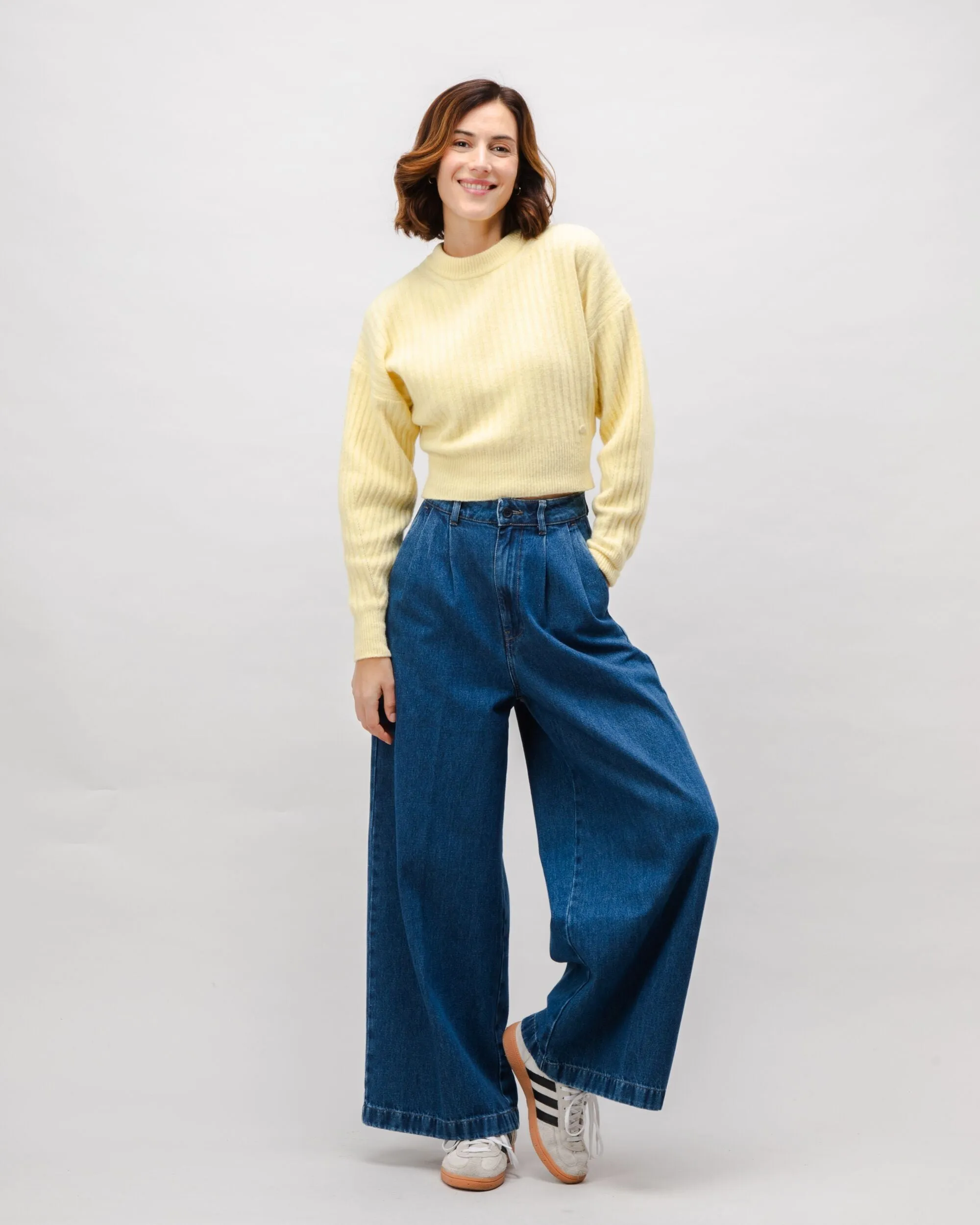 Durable Construction Wide Leg Denim Pleated
