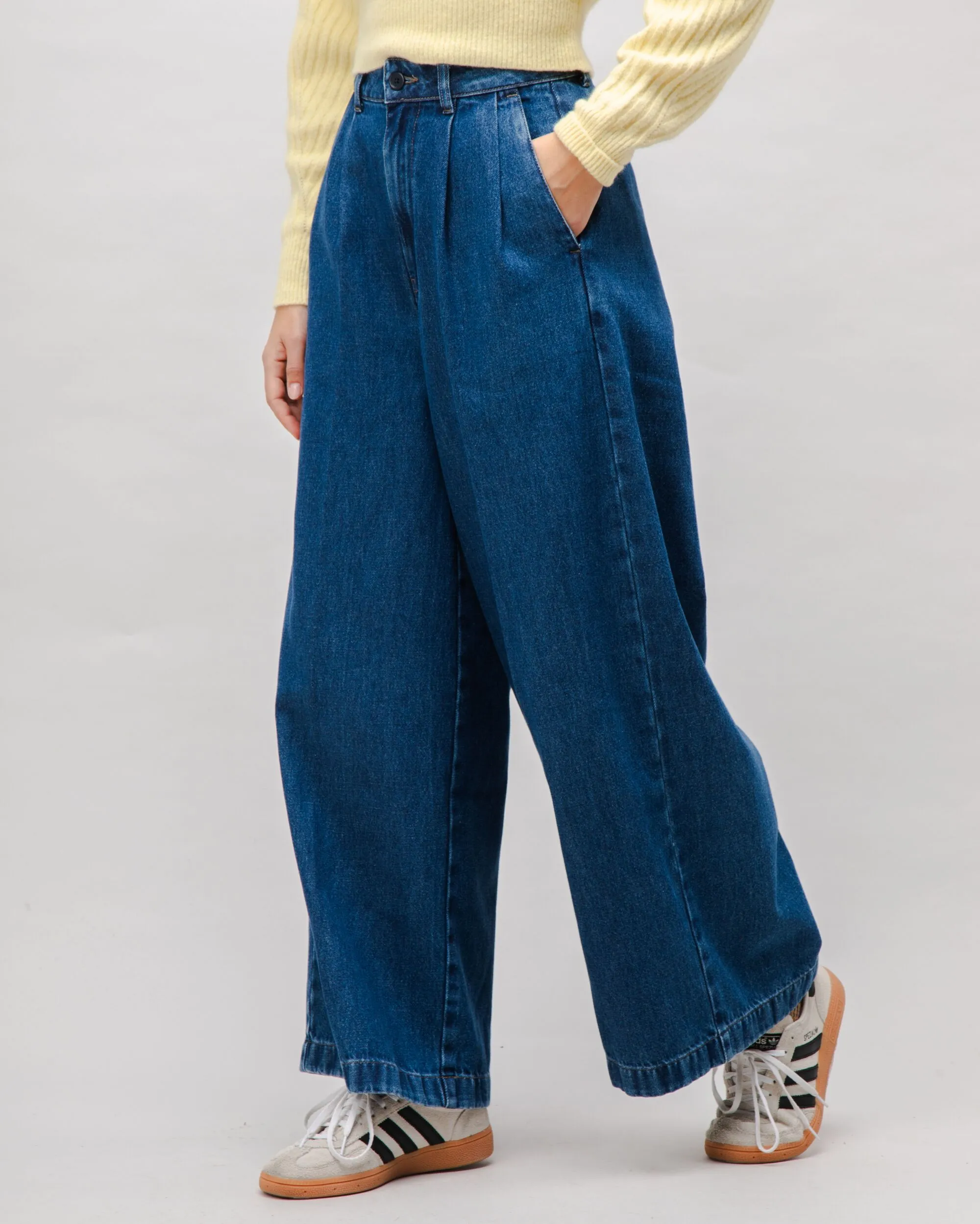 Fit Comfort Wide Leg Denim Pleated