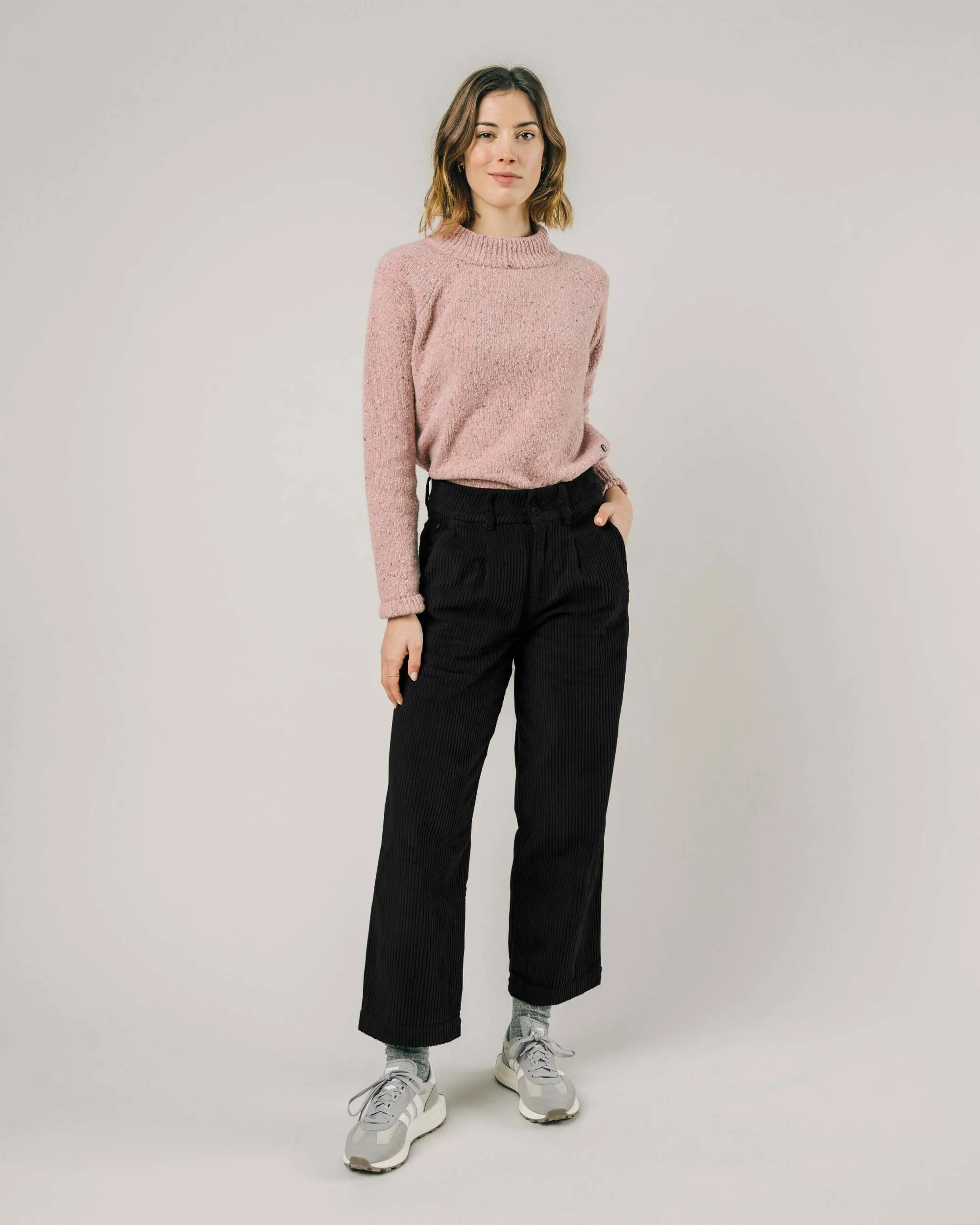 Cozy and Relaxed Corduroy Pleated Pants Black