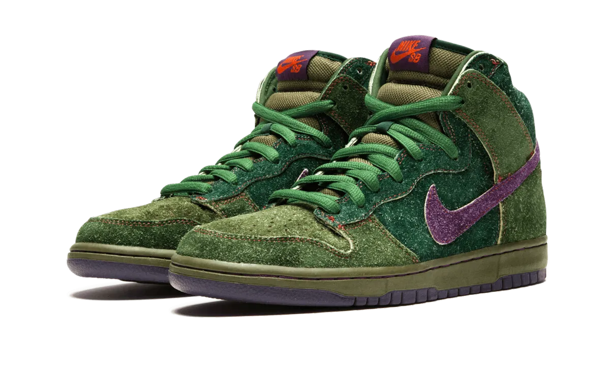 Seasonal Use Flexible Outsole Grooves Dunk High Premium SB "Skunks"