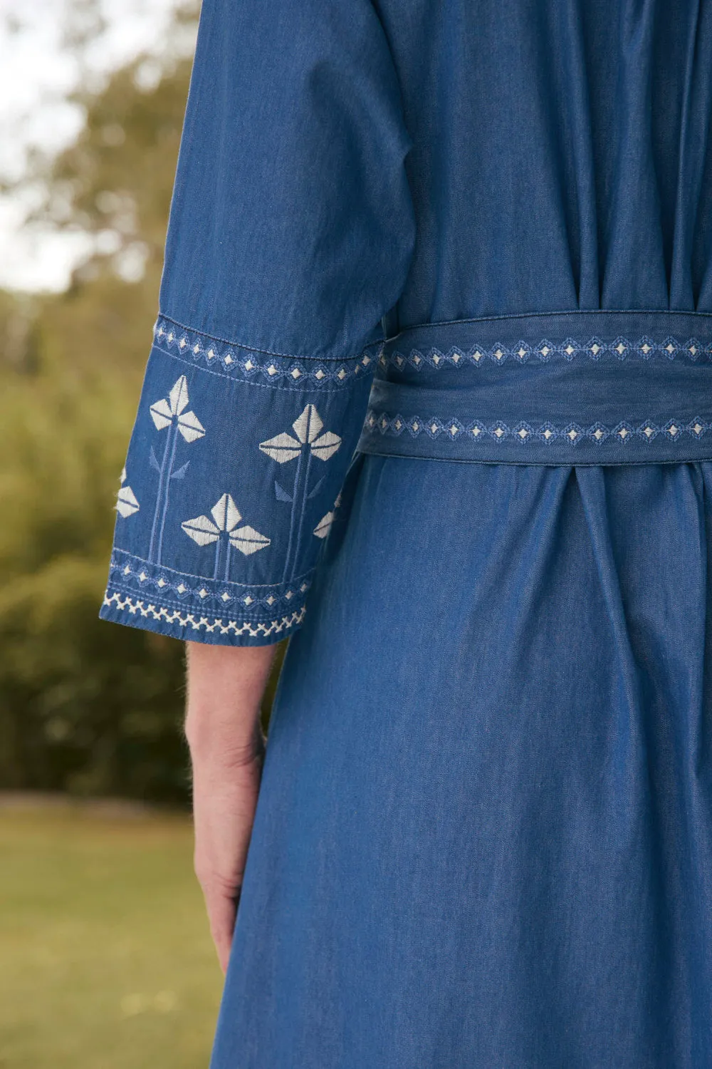 Stylish Fit Anna Chambray Dress in Quebec