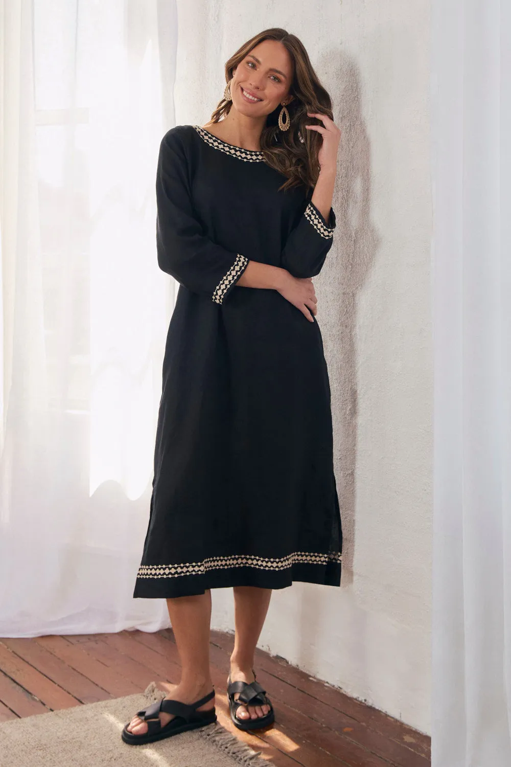 Trendy Layer Versatile party outfit Jarla Linen Dress in Moonlit Noir