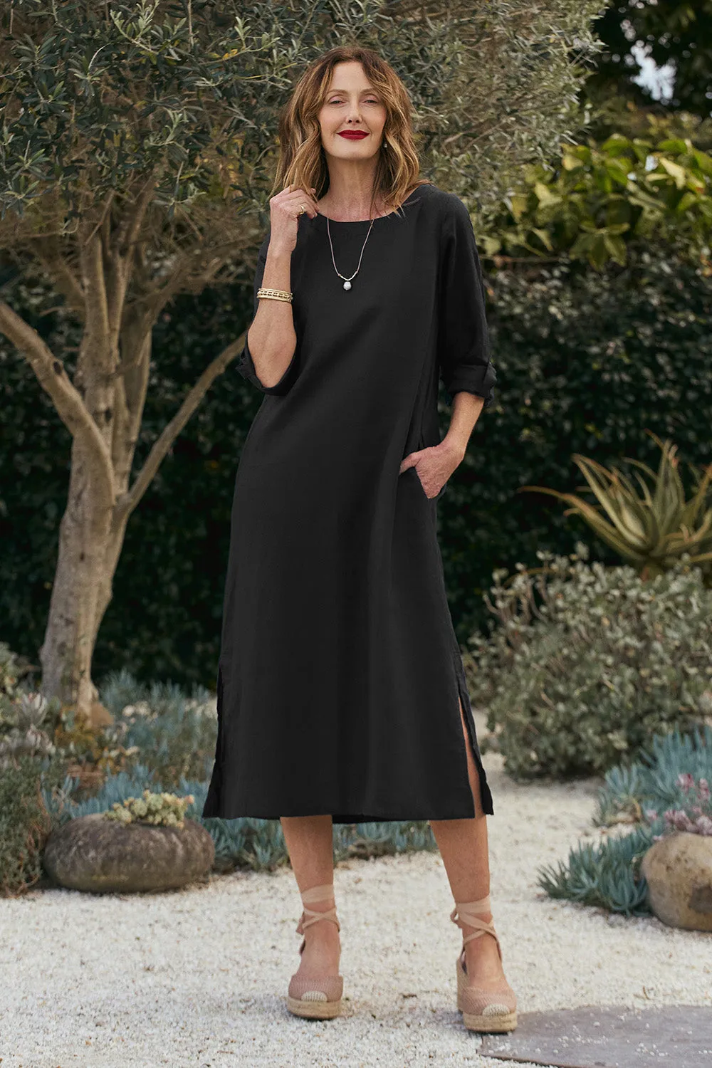 Jarla Linen Midi Dress in Black Power Soft