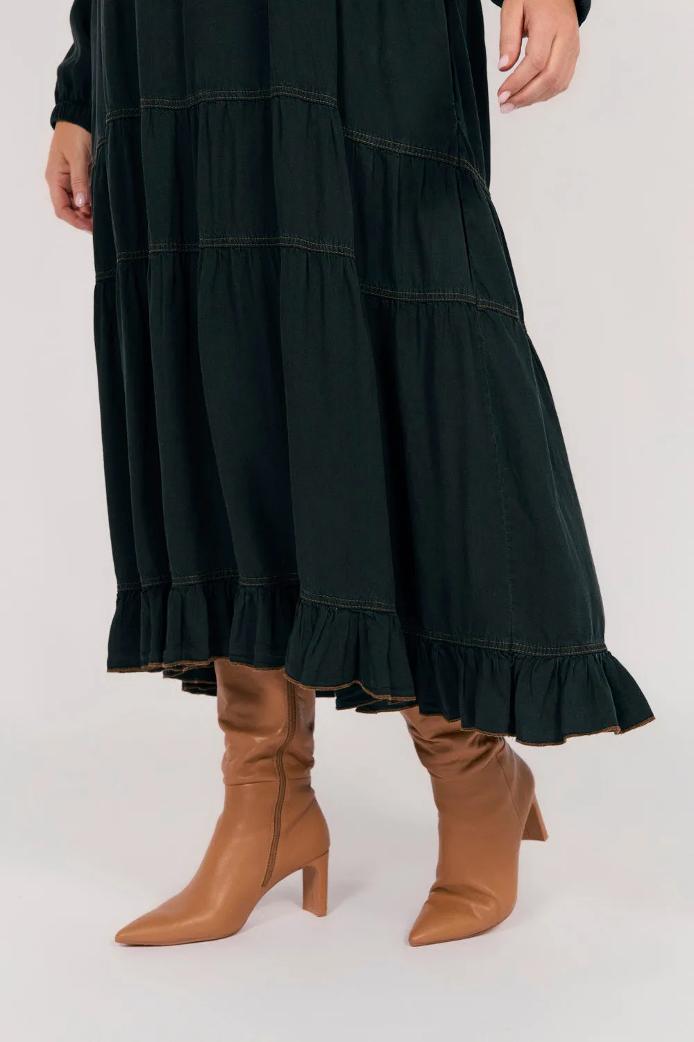 Sabre Tencel Maxi Dress in Black Resort Outfit
