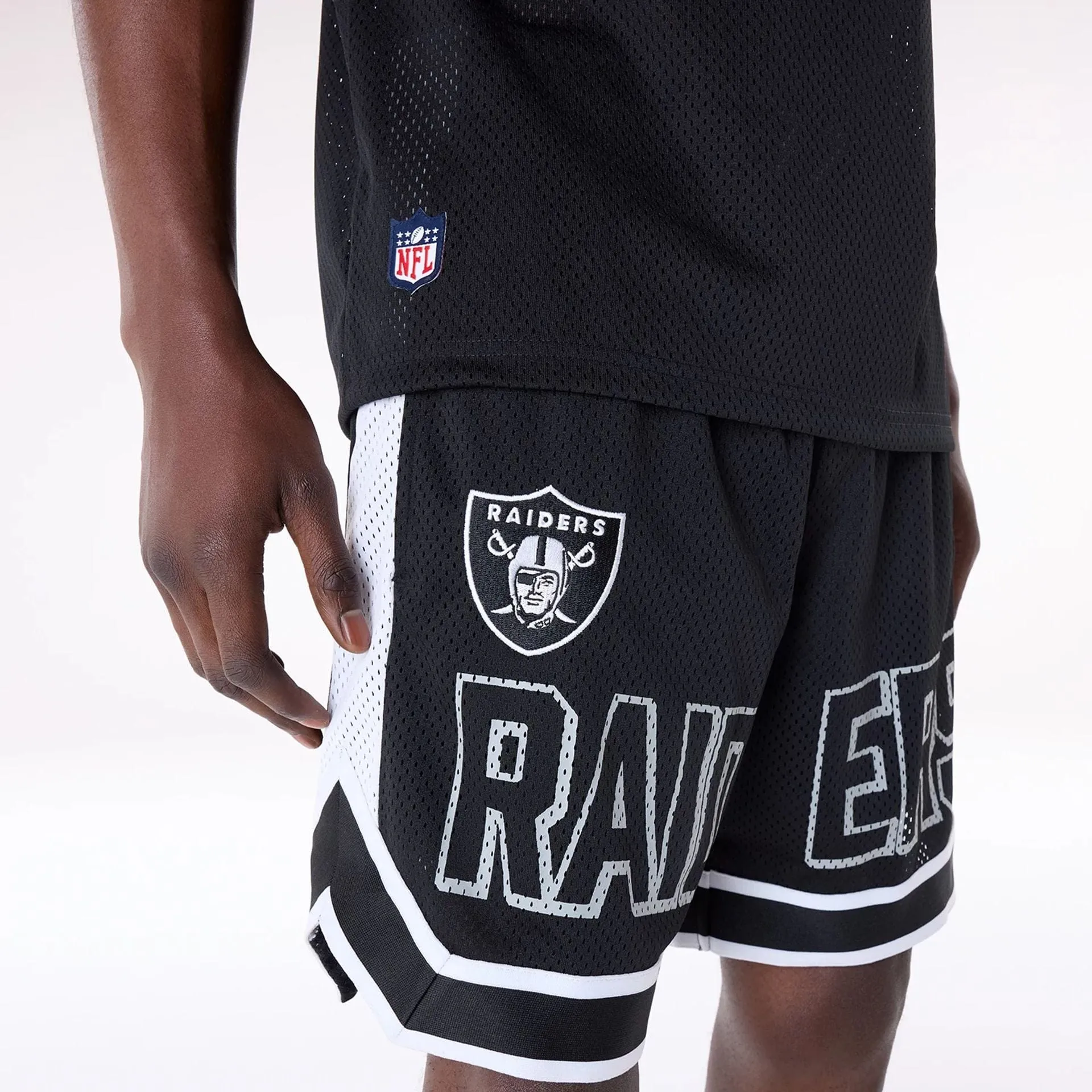 Zero Irritation Tags Stretch Fit Design Las Vegas Raiders NFL Mesh Black Shorts