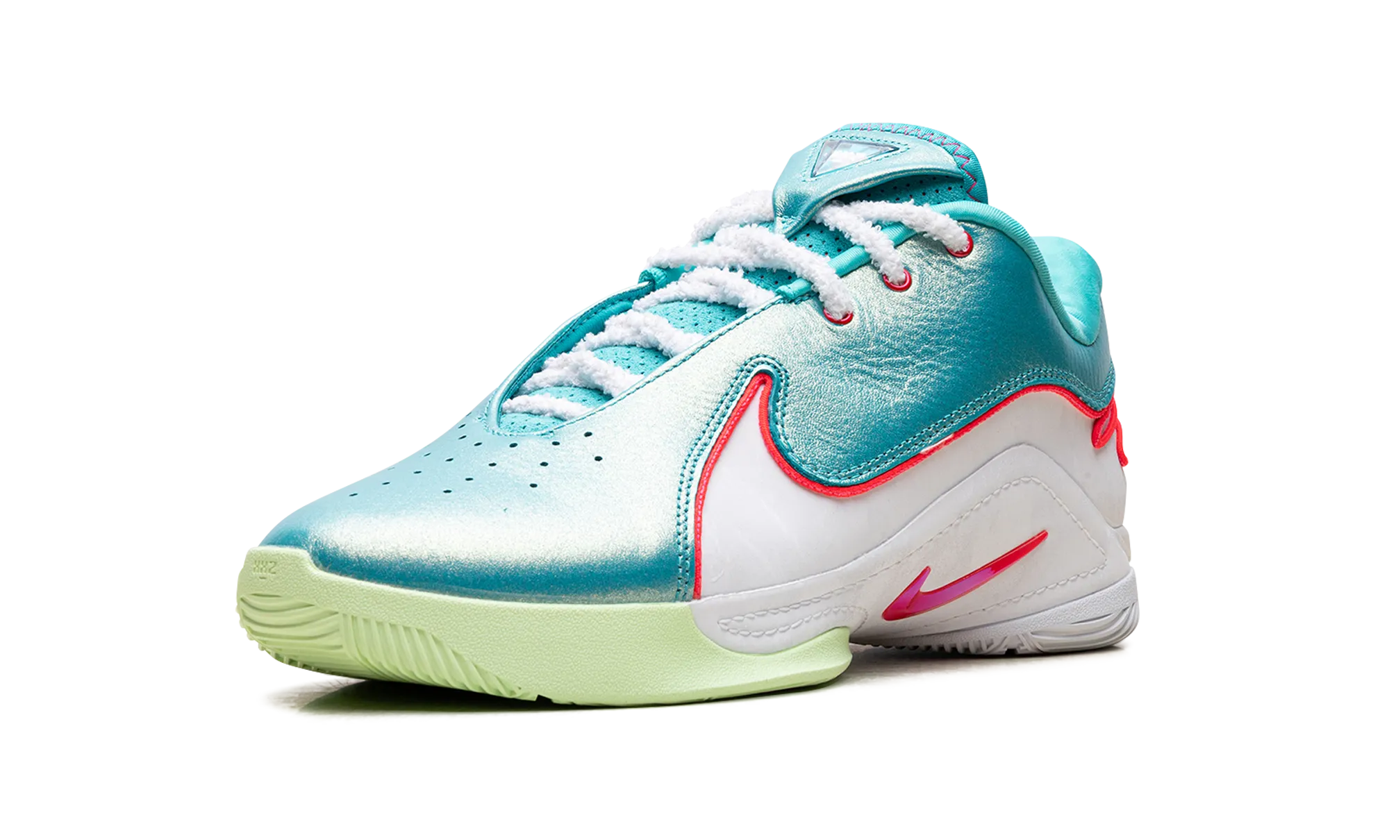 shock - absorbing footwear LeBron 22 "Christmas"