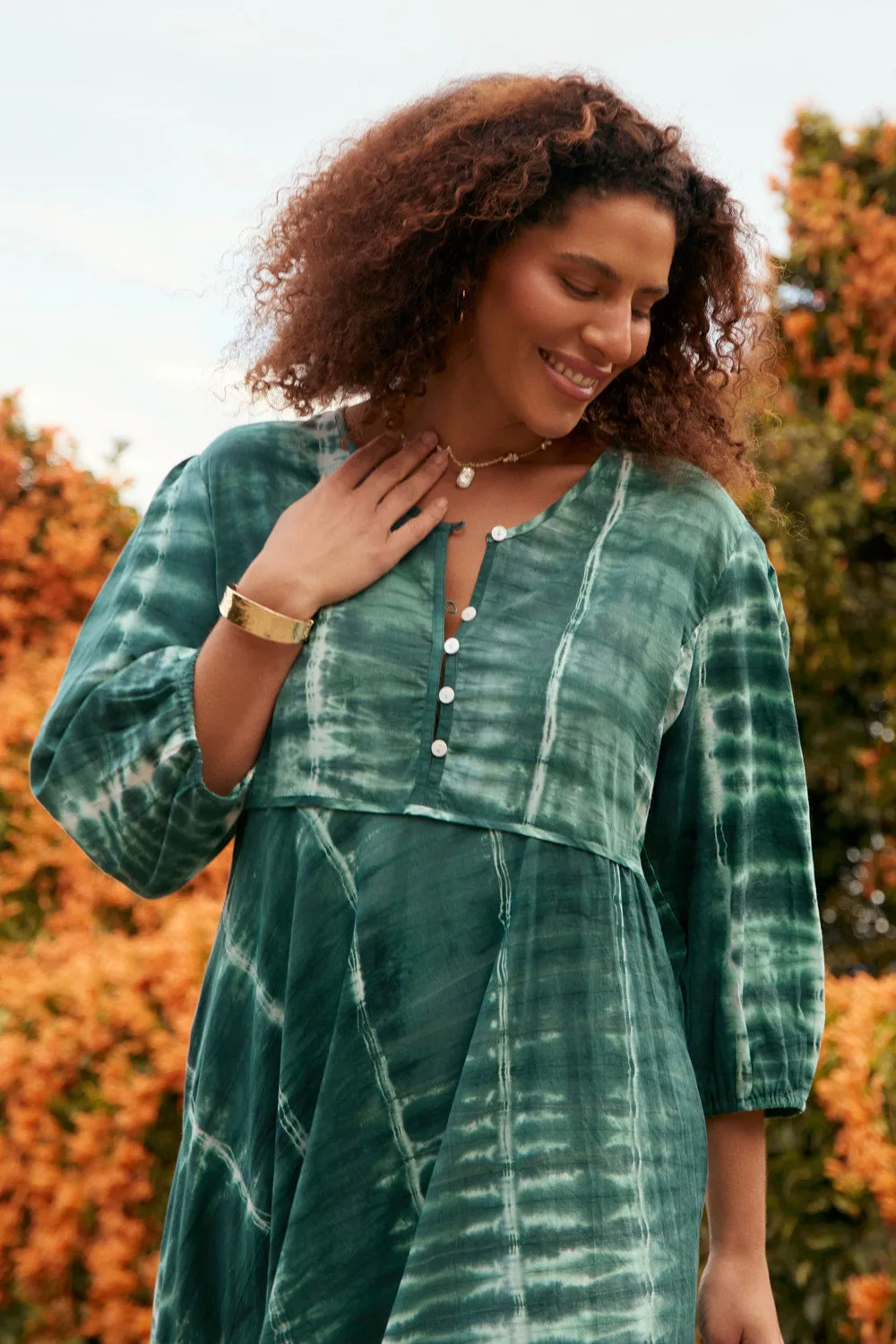 Regular-fit Street-Style Bonnie Umbrella Dress in Shibori Green