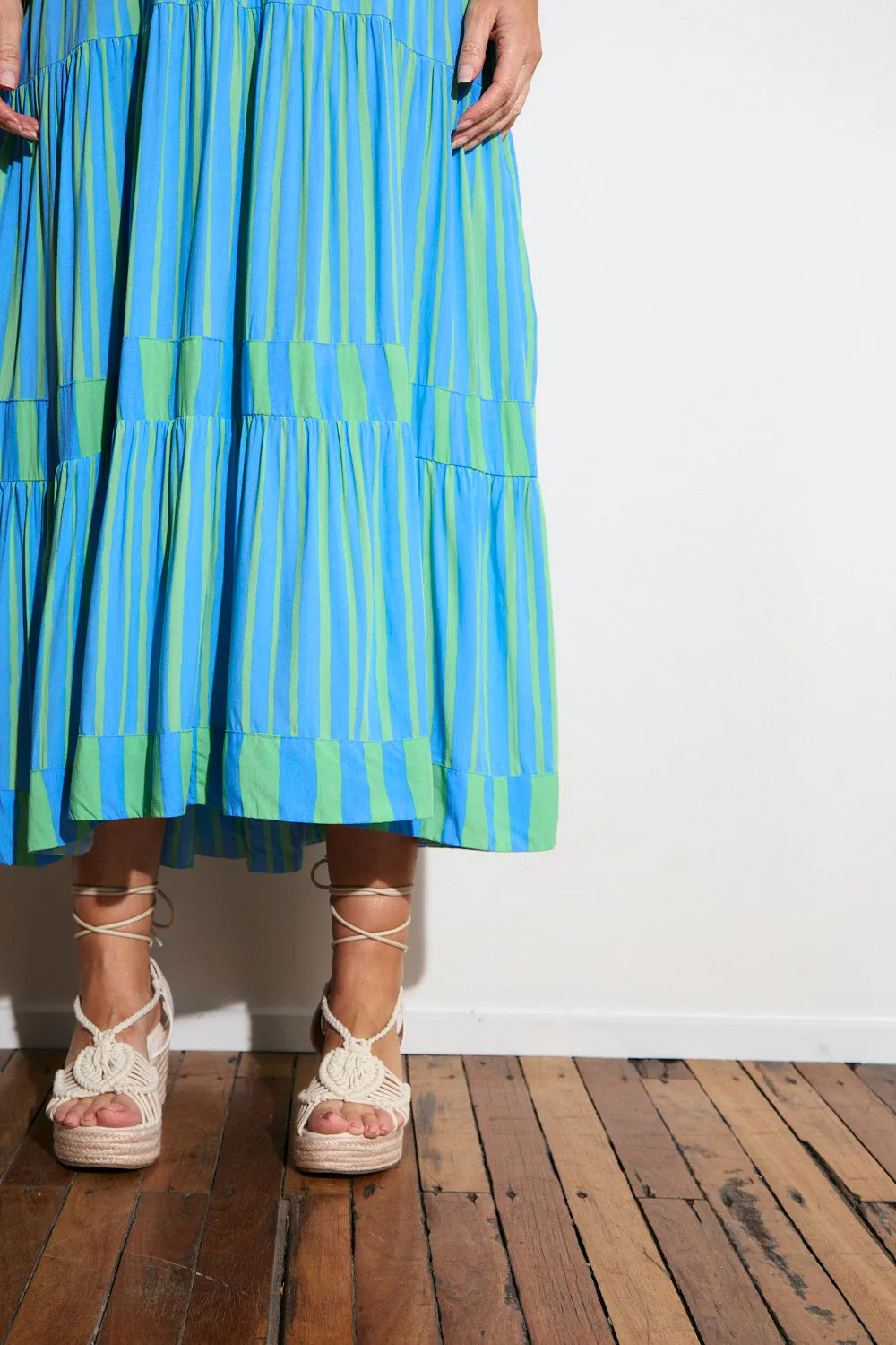 Magic Day Perfect Fit Sabre V-Neck Dress in Tropical Spring