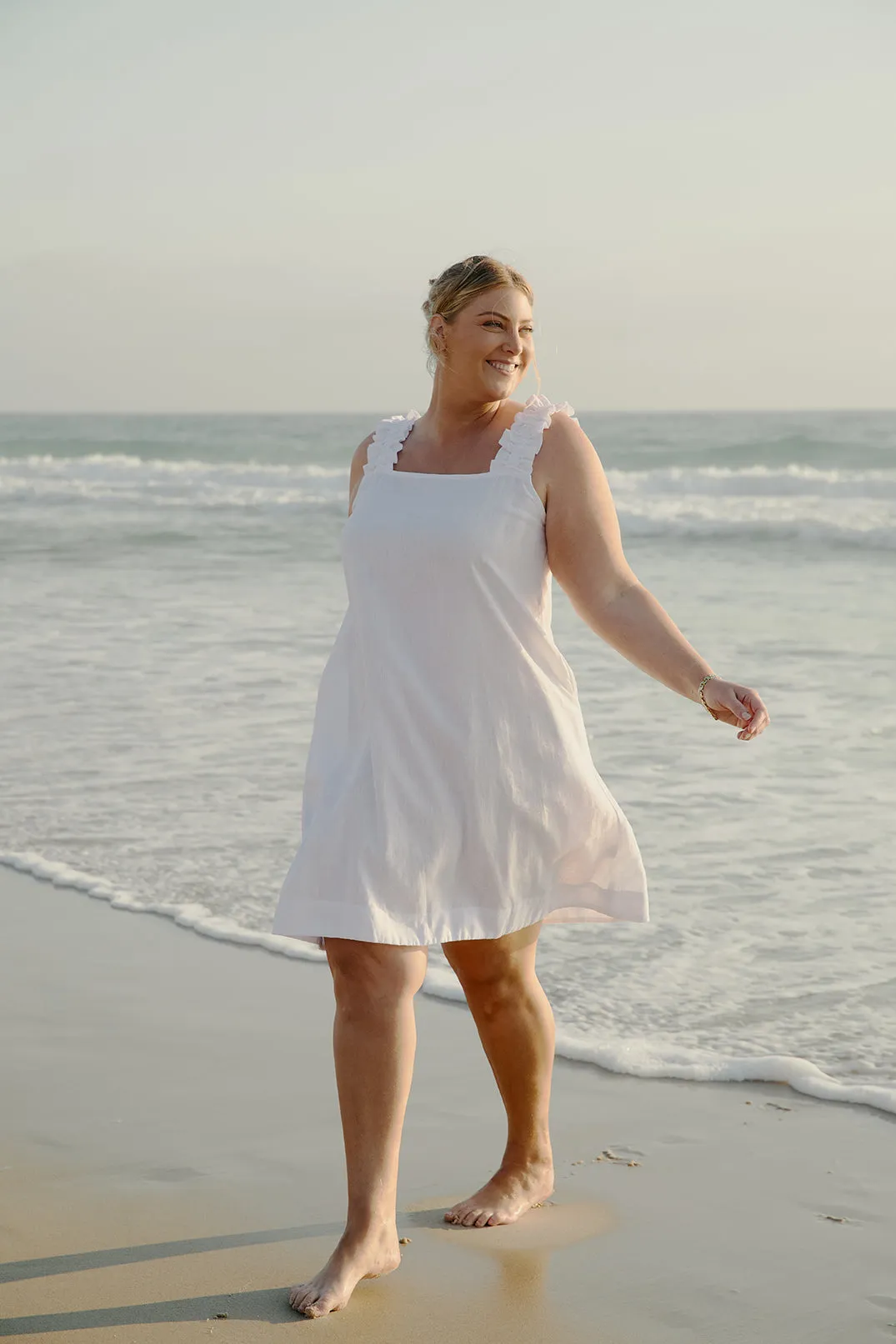 Sharp Style Warranty-Included Claire Short Linen Dress in White