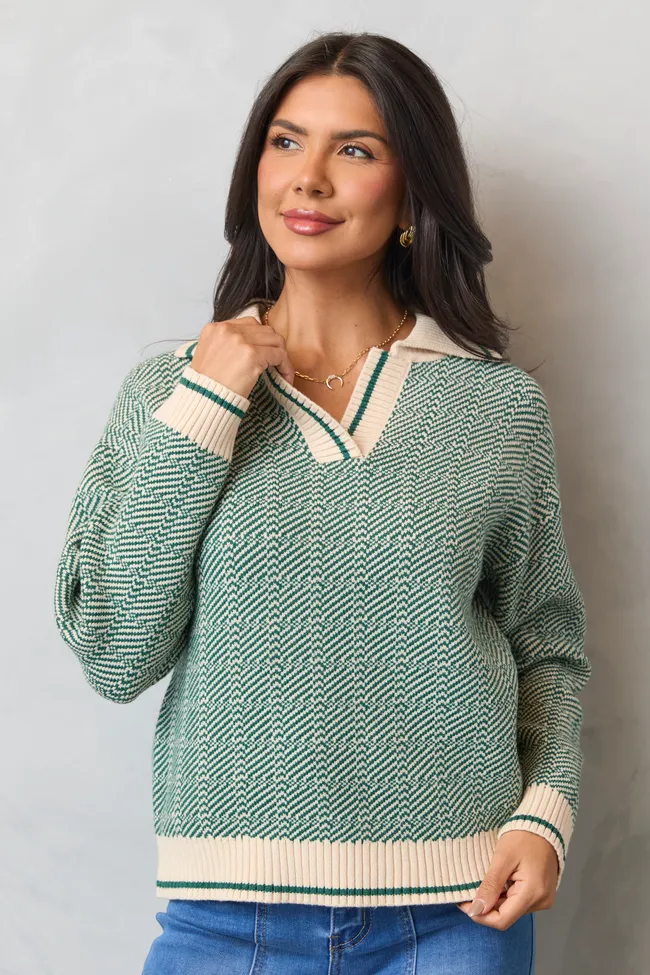 Casual Vibe Faith Core Candice Green Patterned V-Neck Pullover