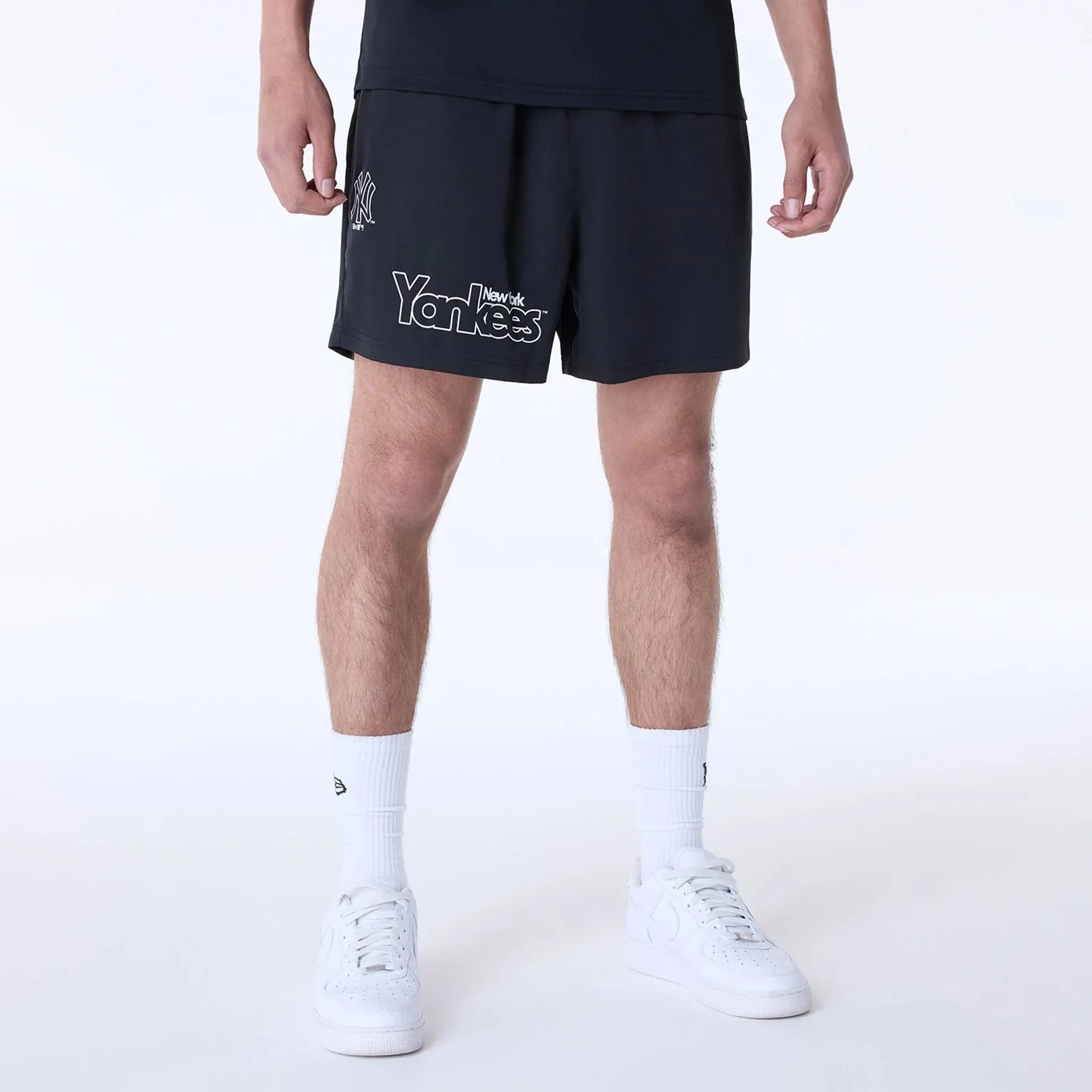 Relaxed Fit Daytime Style New York Yankees MLB Essentials Black Shorts