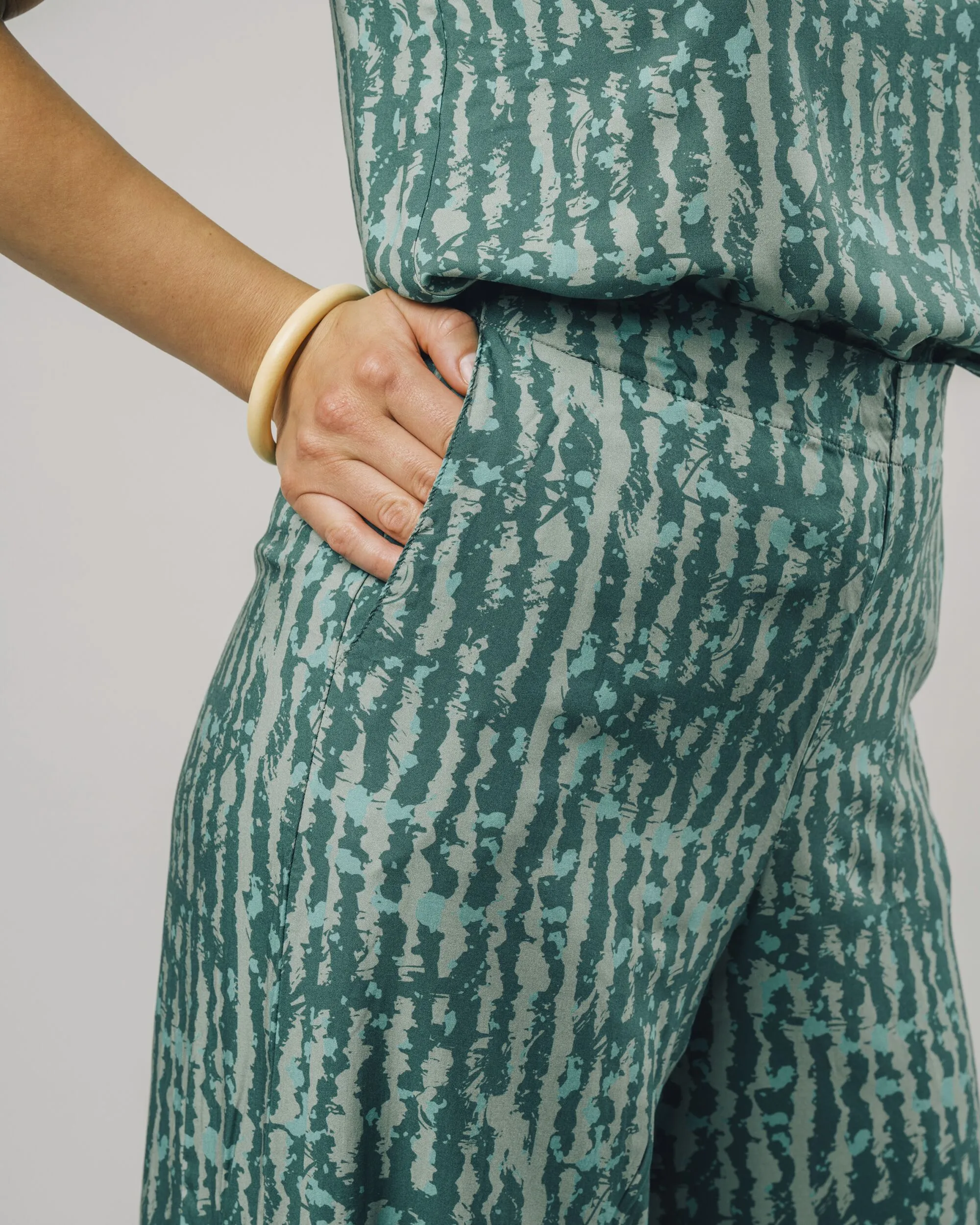 Watermelon Pants Green Temperature Regulating Fabric