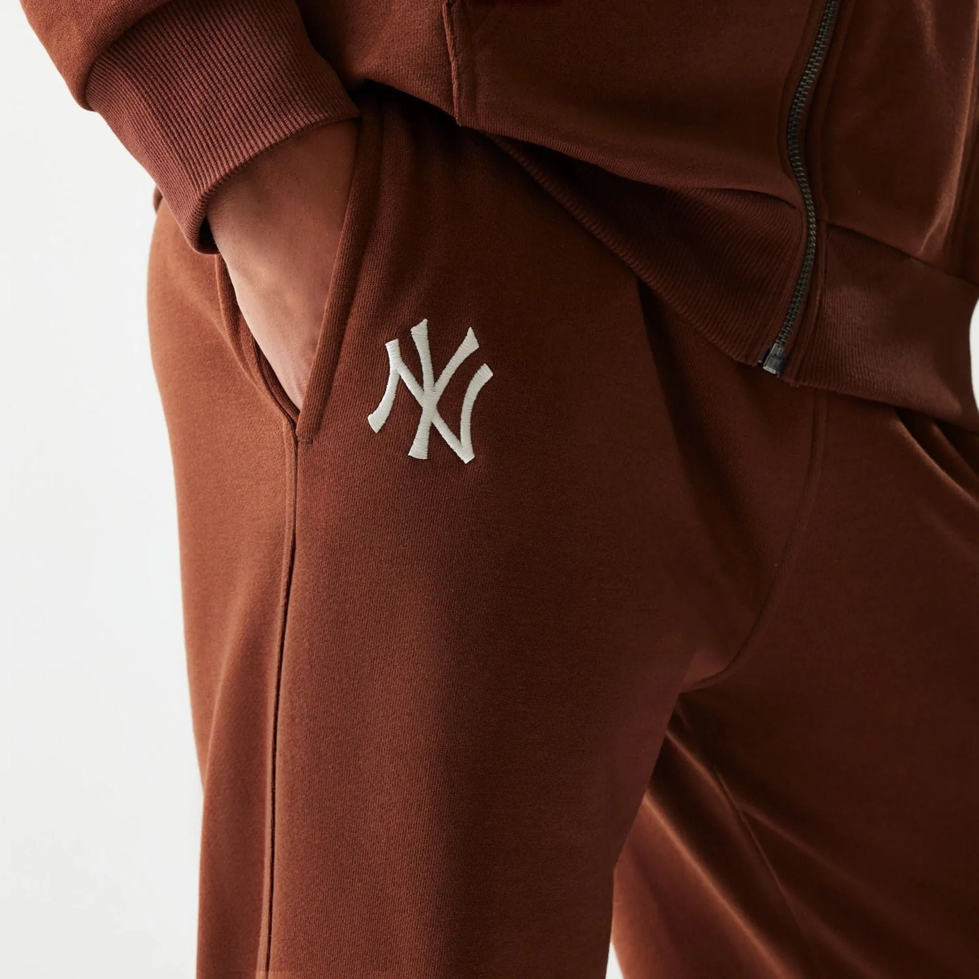 New York Yankees MLB Midi League Essential Brown Joggers CompressionSupport Rubberized Hem