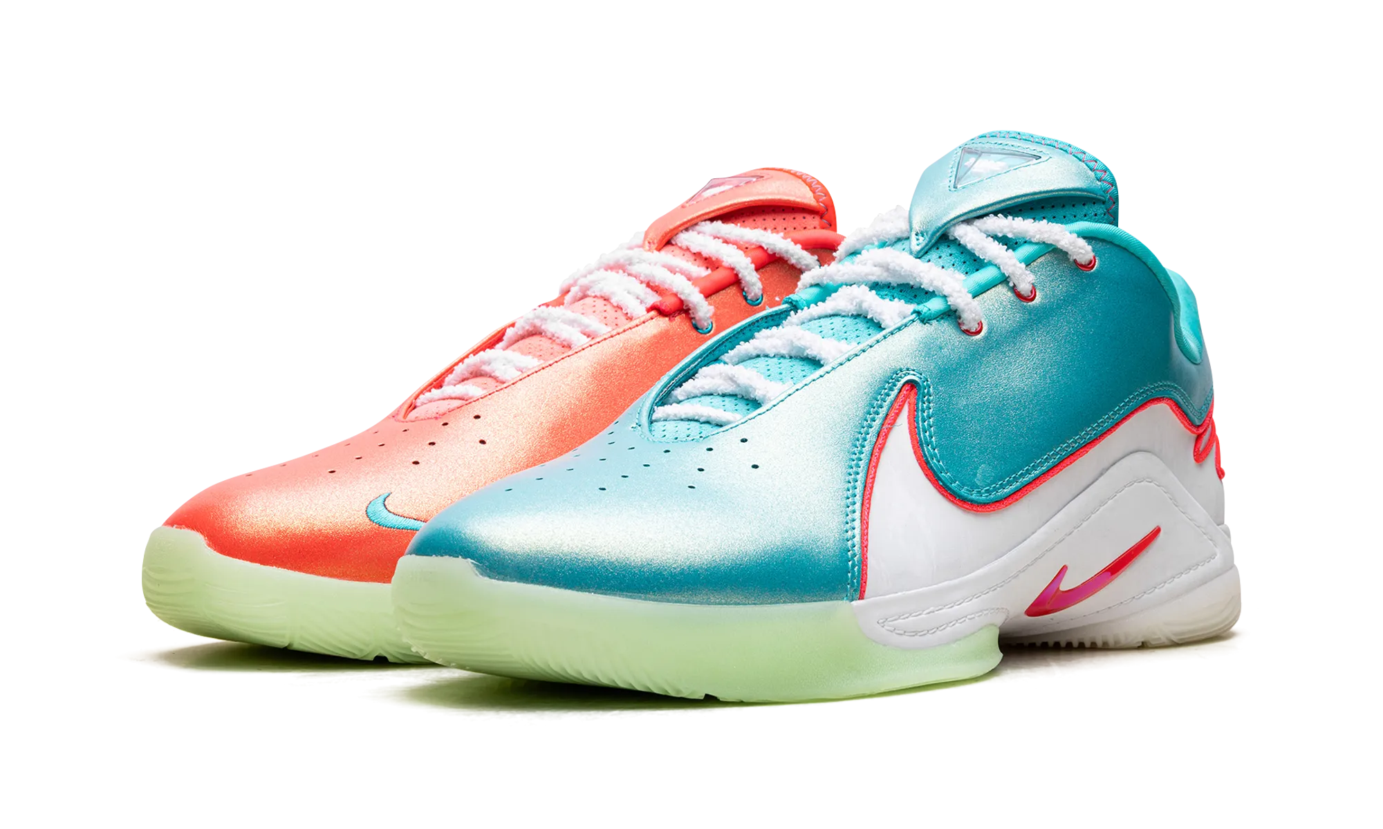 badminton shoes LeBron 22 "Christmas"