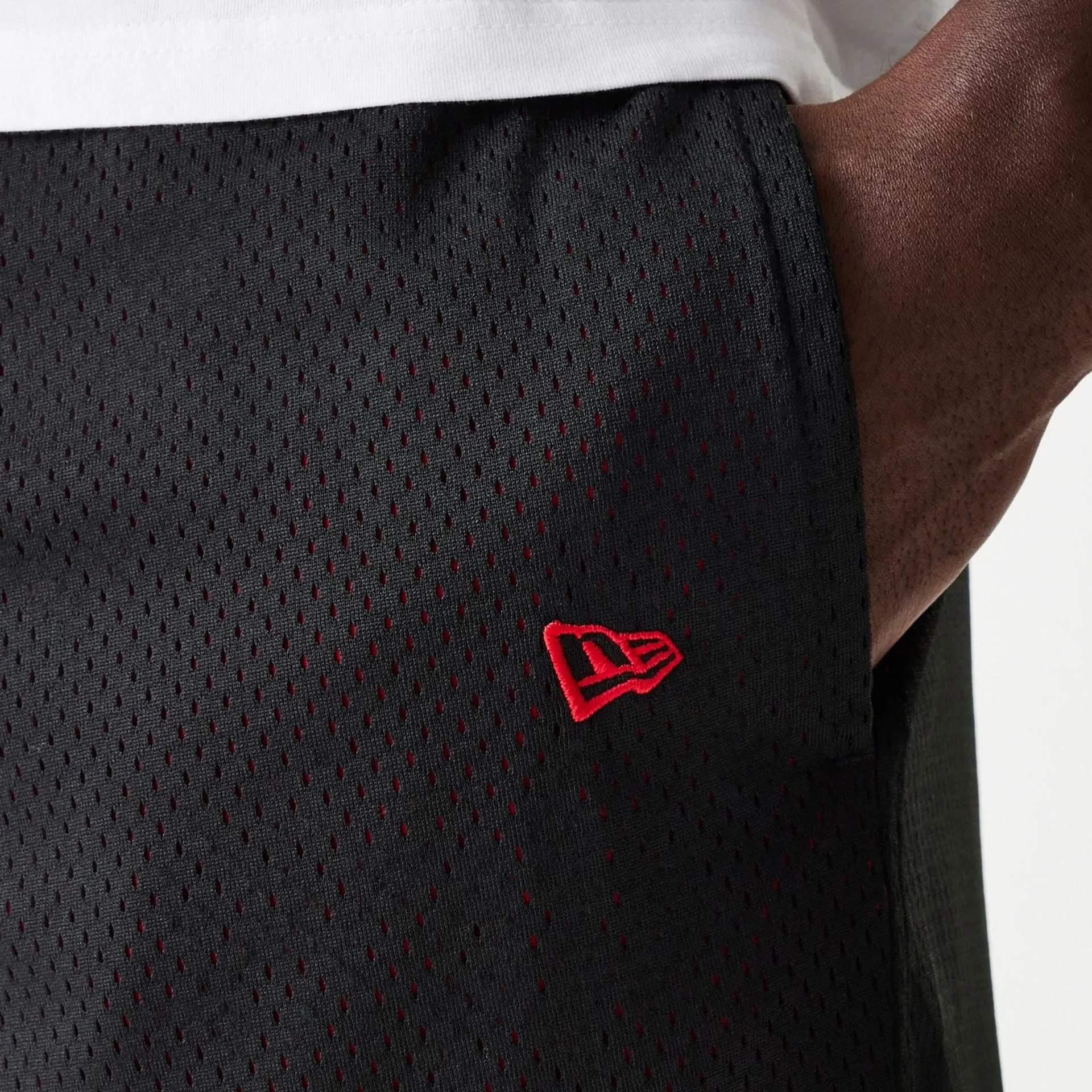 New Era Black Mesh Shorts Minimalist Look