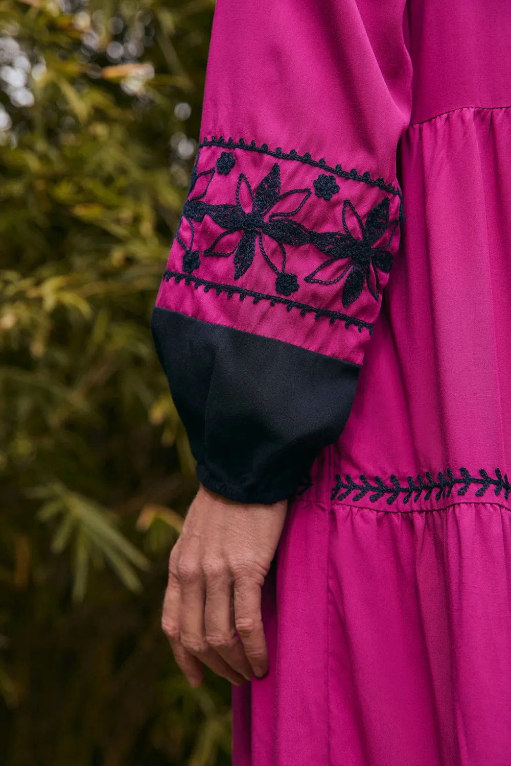 Sleek Waist Casual-Look Savannah Embroidered Dress in Berry