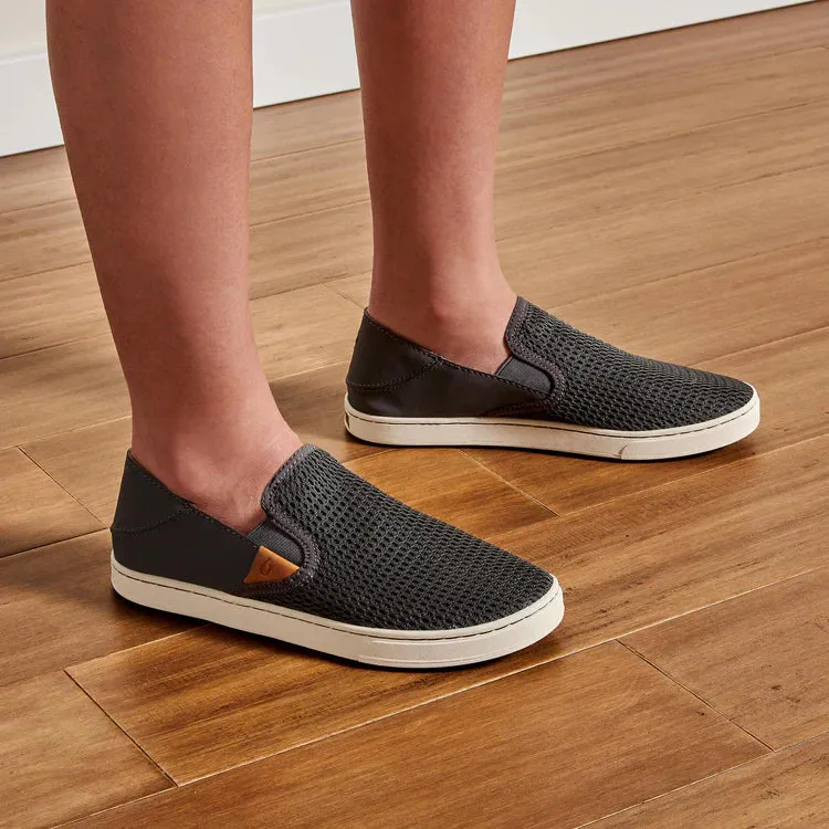 Olukai Pehuea Pavement (W) Flex grooves Traction pattern