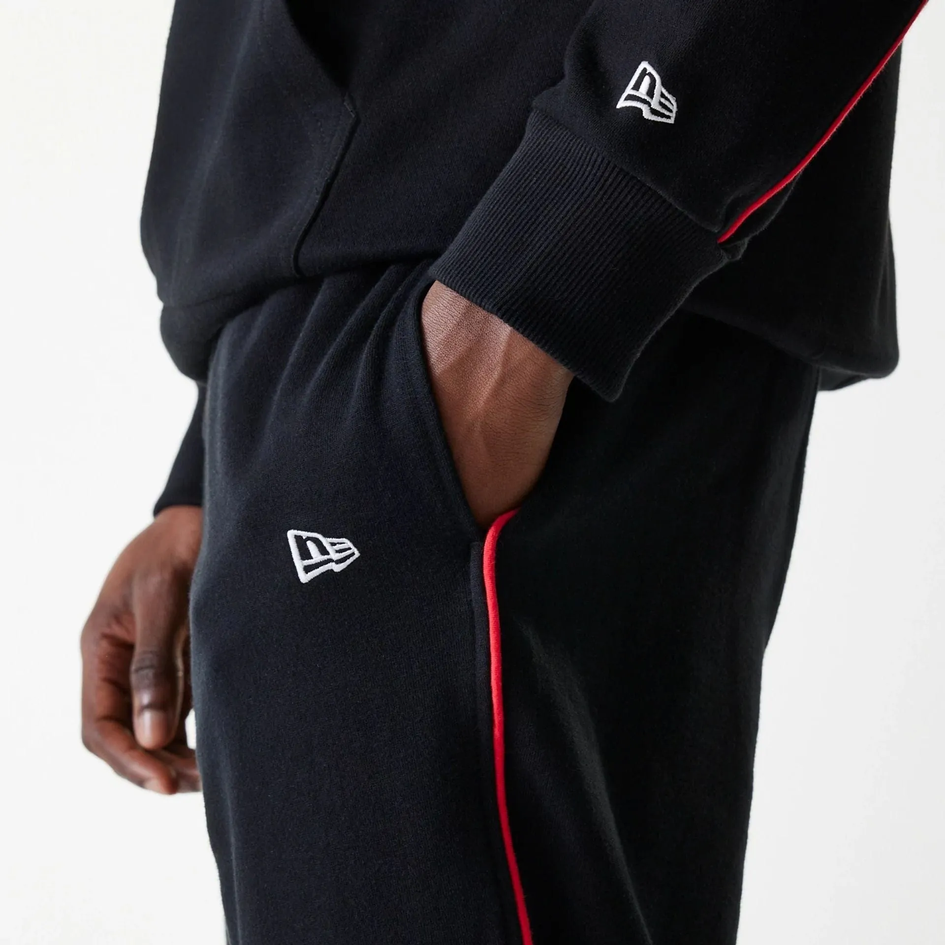 Chicago Bulls NBA Piping Black Joggers Ripstop Reinforcement Tight Waist