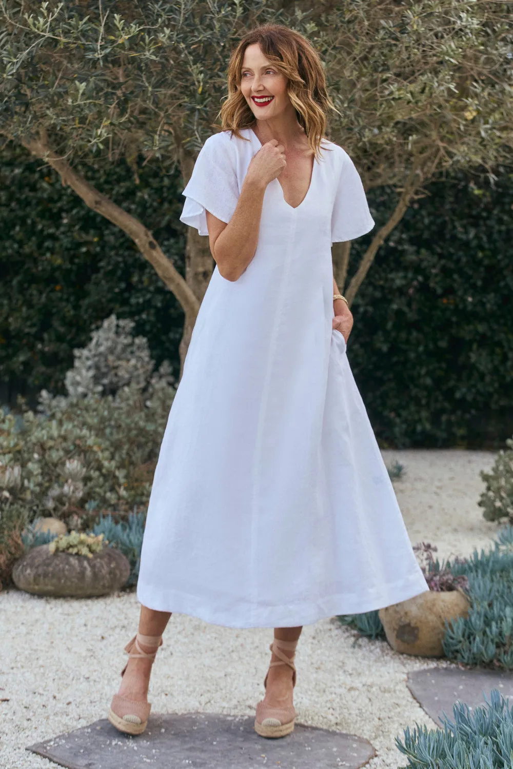 Air Layer Soft color Tatum Linen Flutter Sleeve Dress in White