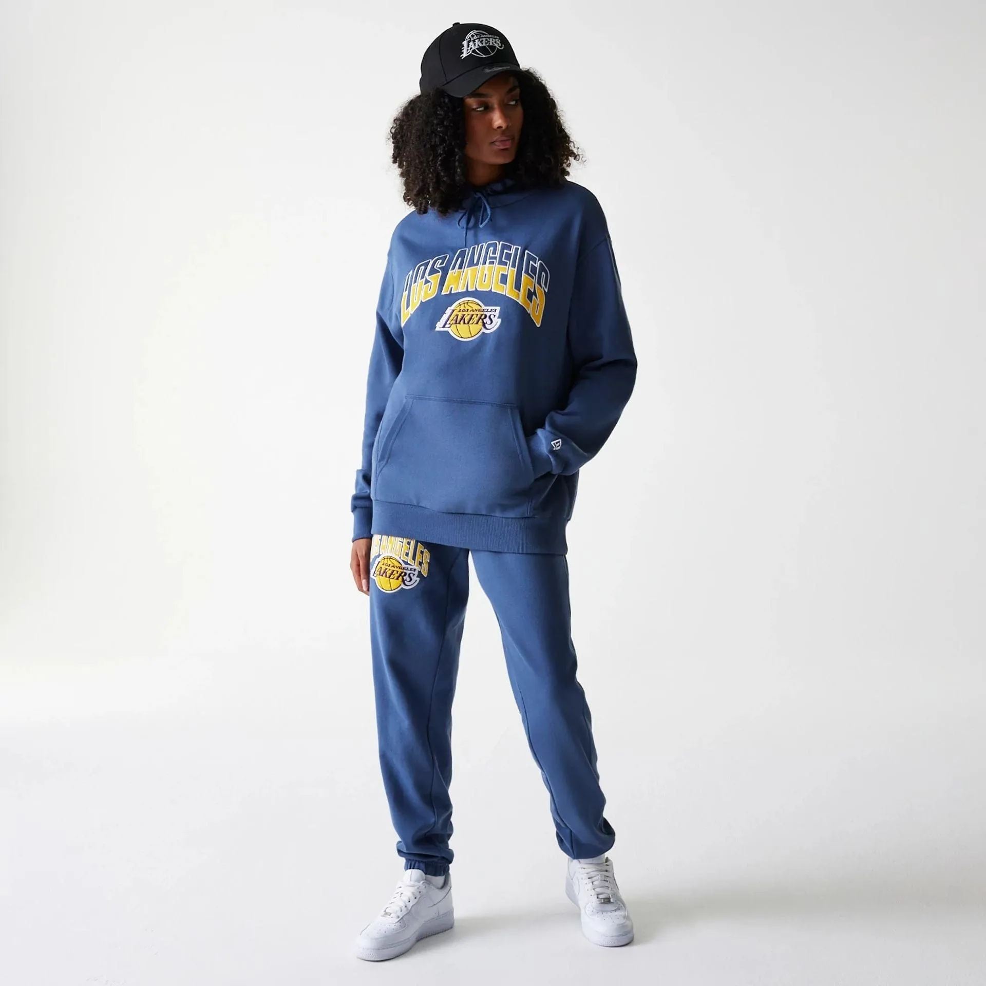 Smart Look Lounge-friendly LA Lakers NBA Arch Graphic Dark Blue Joggers