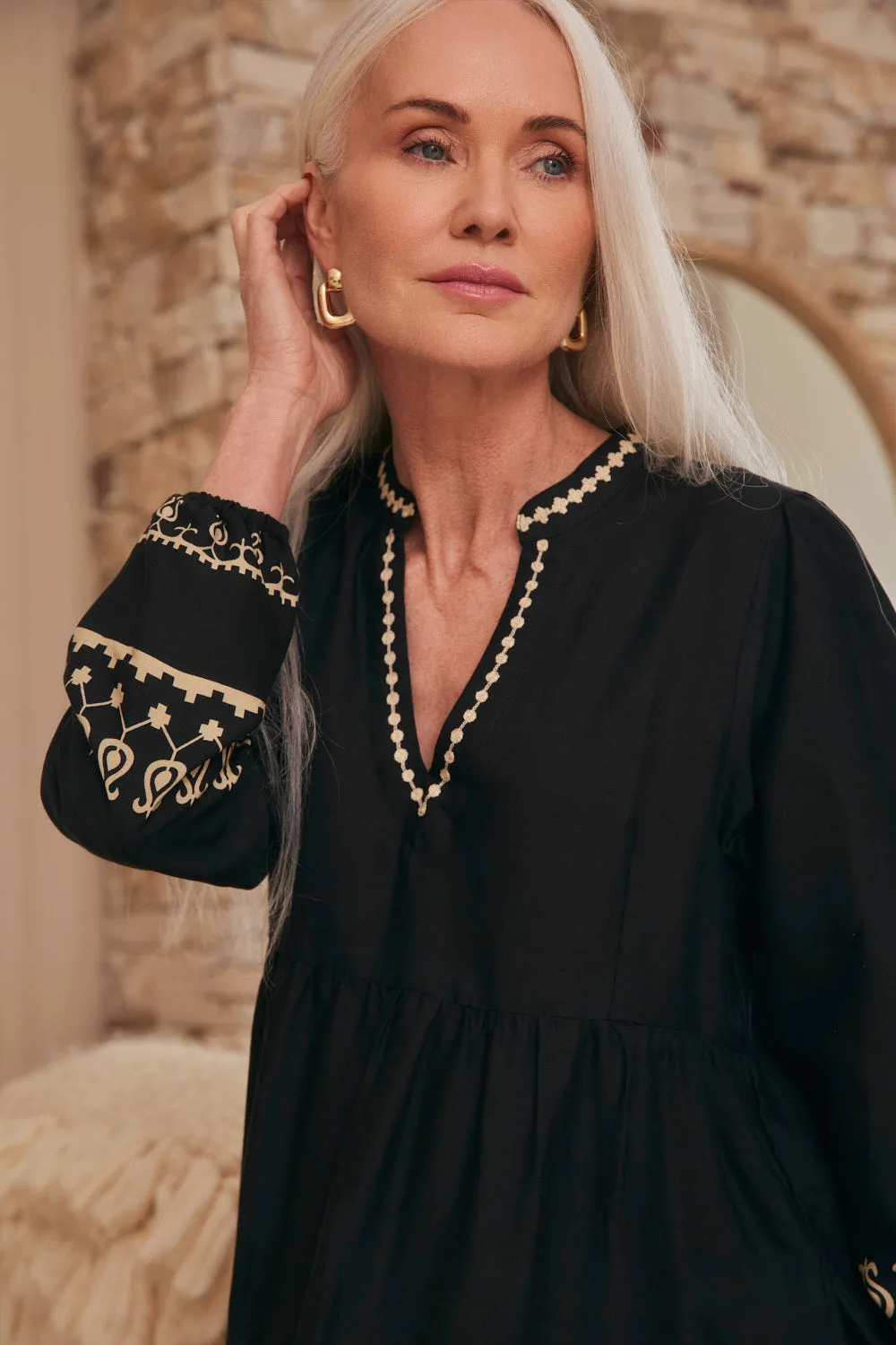 Sabre V-Neck Dress in Baroque Daywear Fit