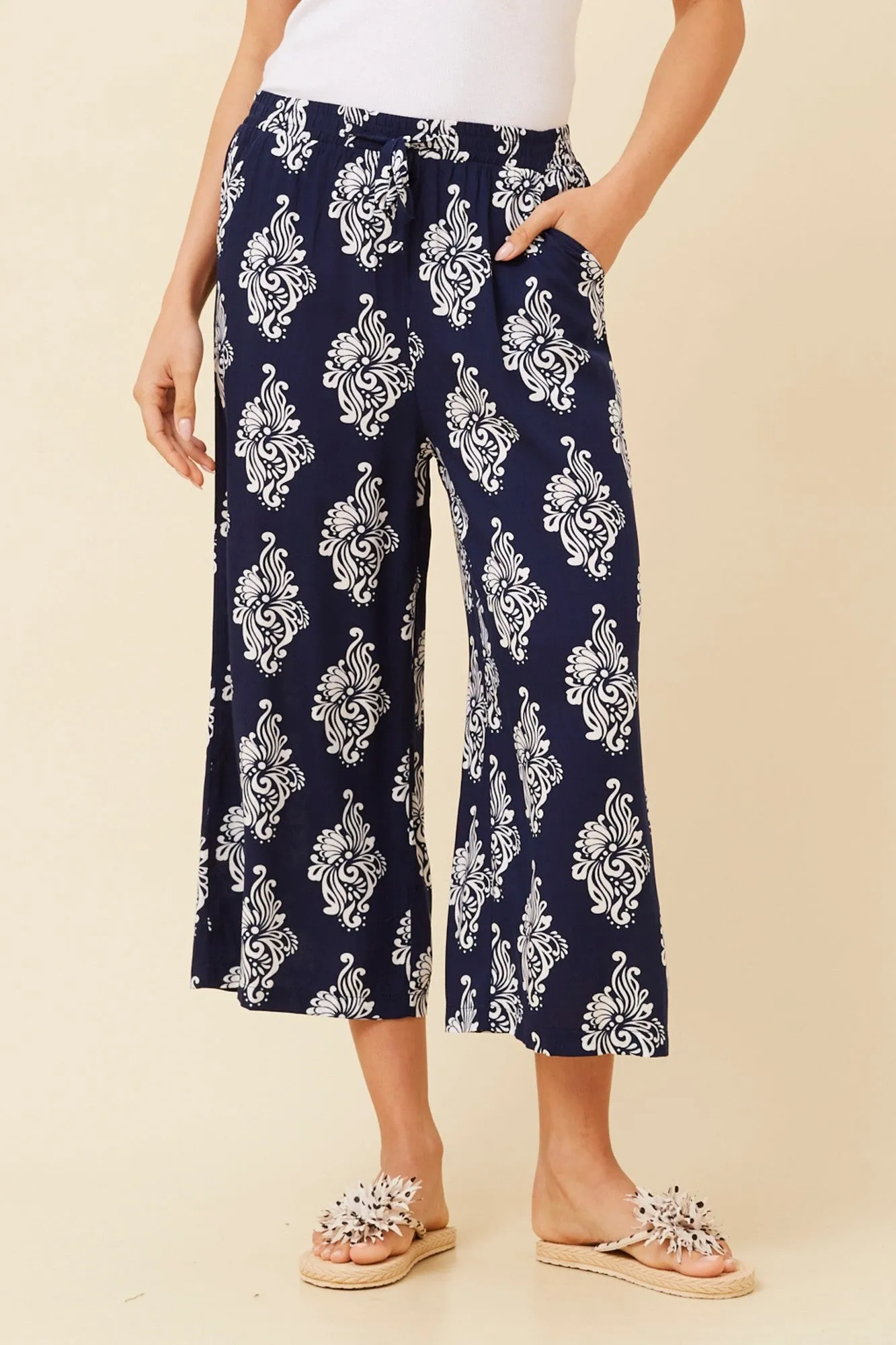 TearResistantMaterial Body Fit SUZE BORDER PRINT PANTS