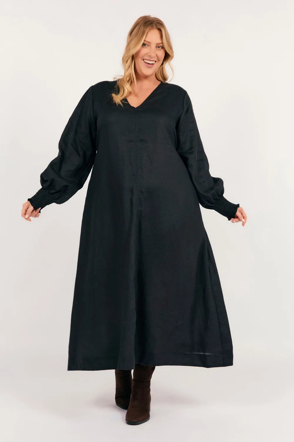 Sunny Lace Active Outfit Tamara Long Sleeve Linen Dress in Black