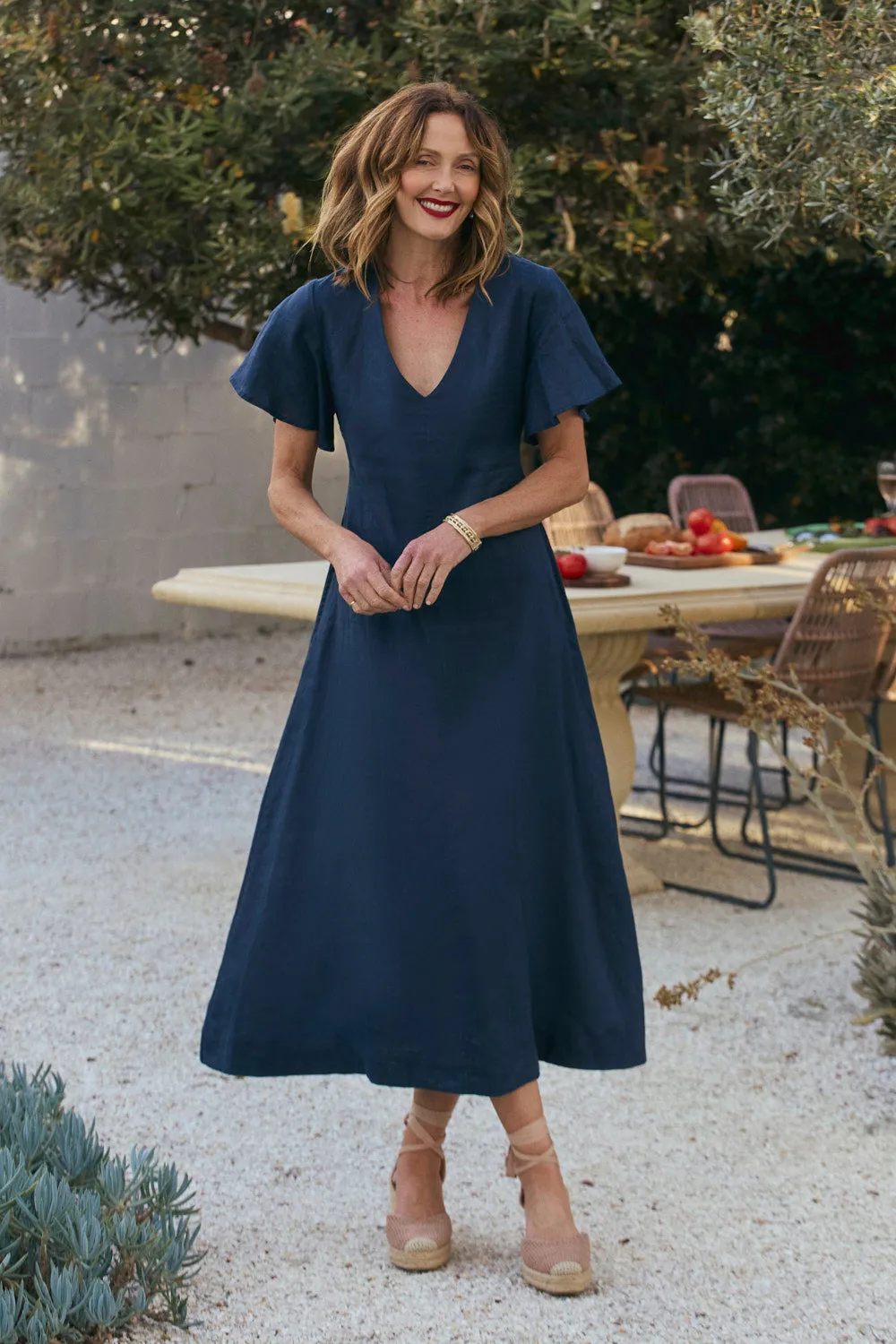 Modern Layering Tatum Linen Flutter Sleeve Dress in Navy