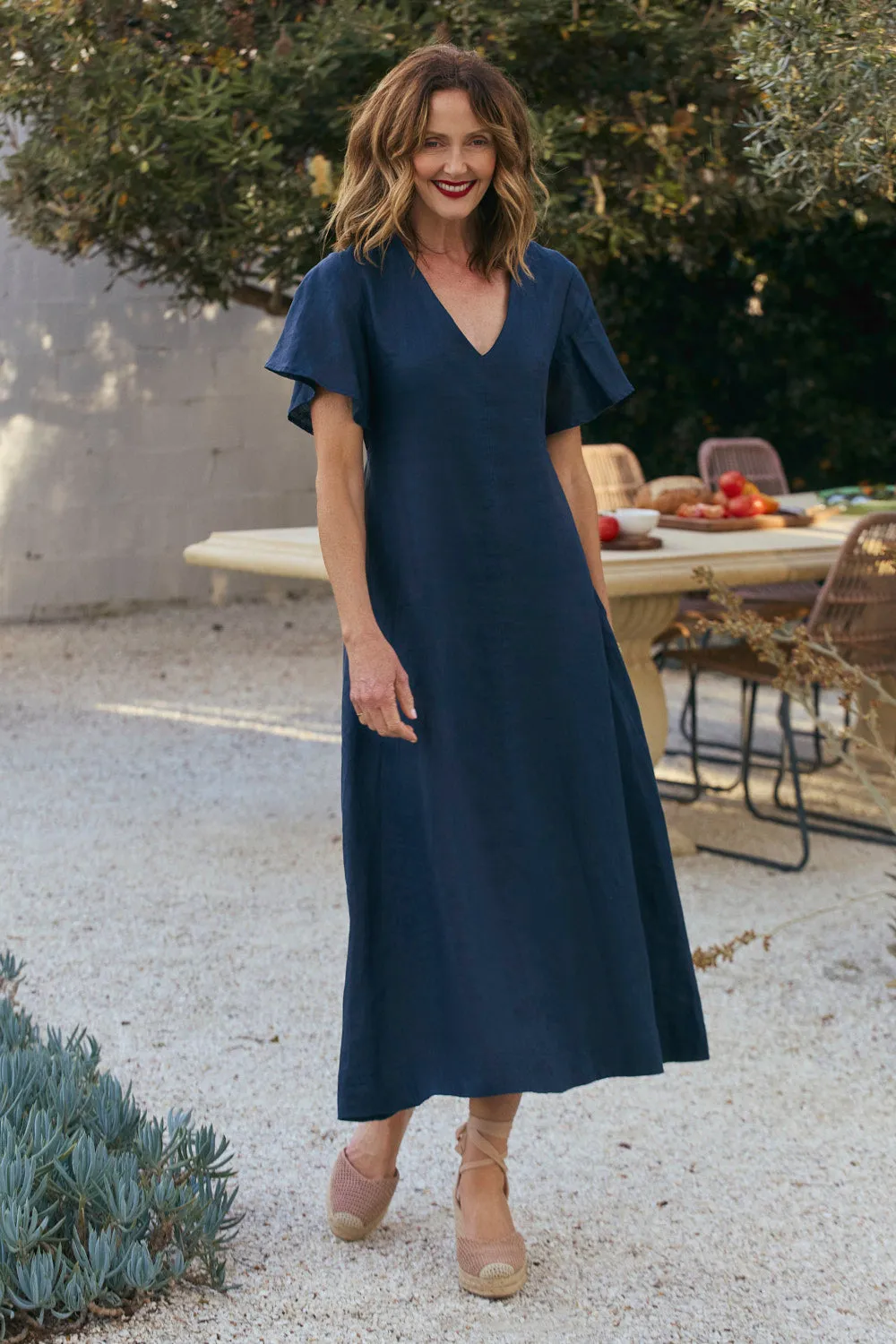 Sleek Form Tatum Linen Flutter Sleeve Dress in Navy