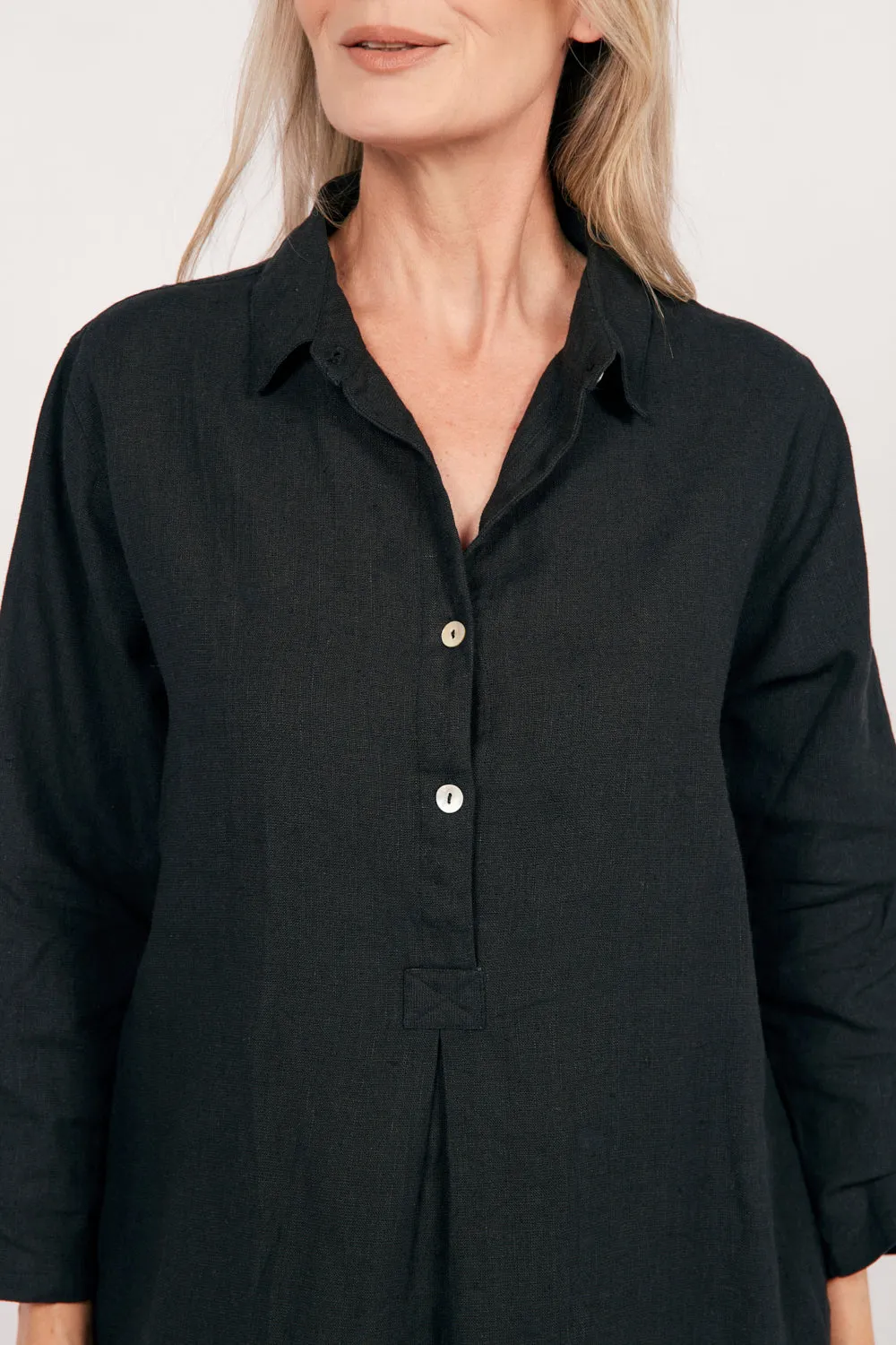 Tess Tunic Shirt Dress in Onyx Effortless Look