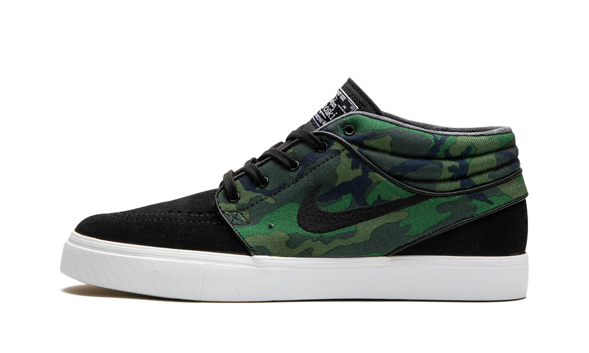 Style multi - terrain capability shoes Zoom Stefan Janoski Mid "CAMO"